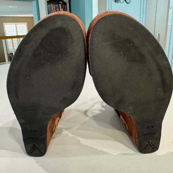 Prada suede wedge sandals. Size 37.5 US 7.5 - Picture 11 of 16